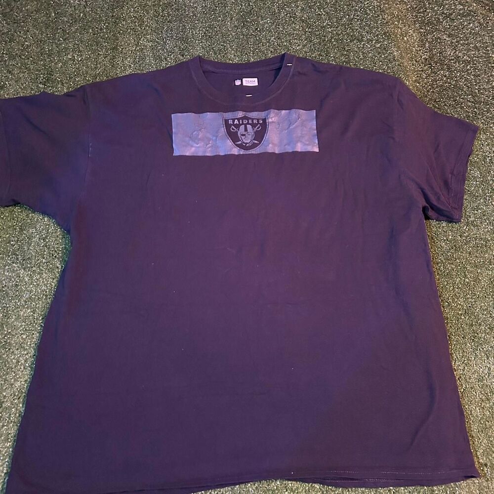 Nfl Men's Black and Navy T-shirt